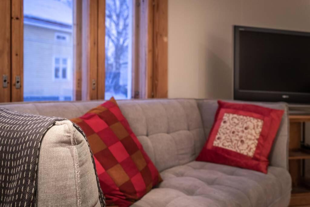 Cozy 1 Bedroom Apt And Free Parking By The Railway Station Oulu Exterior photo