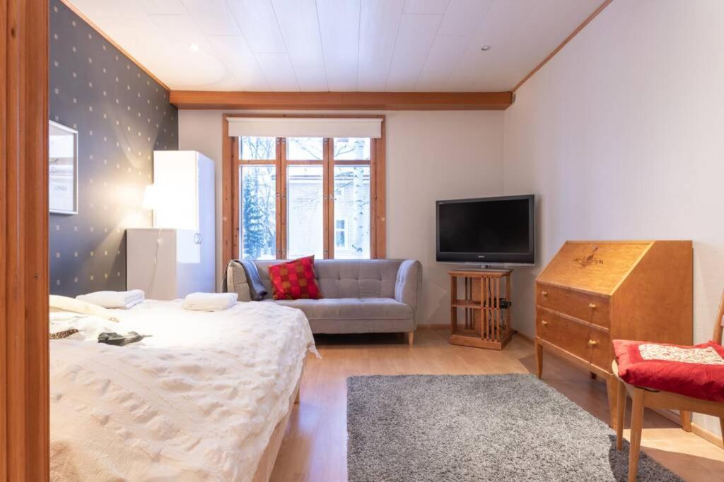 Cozy 1 Bedroom Apt And Free Parking By The Railway Station Oulu Exterior photo