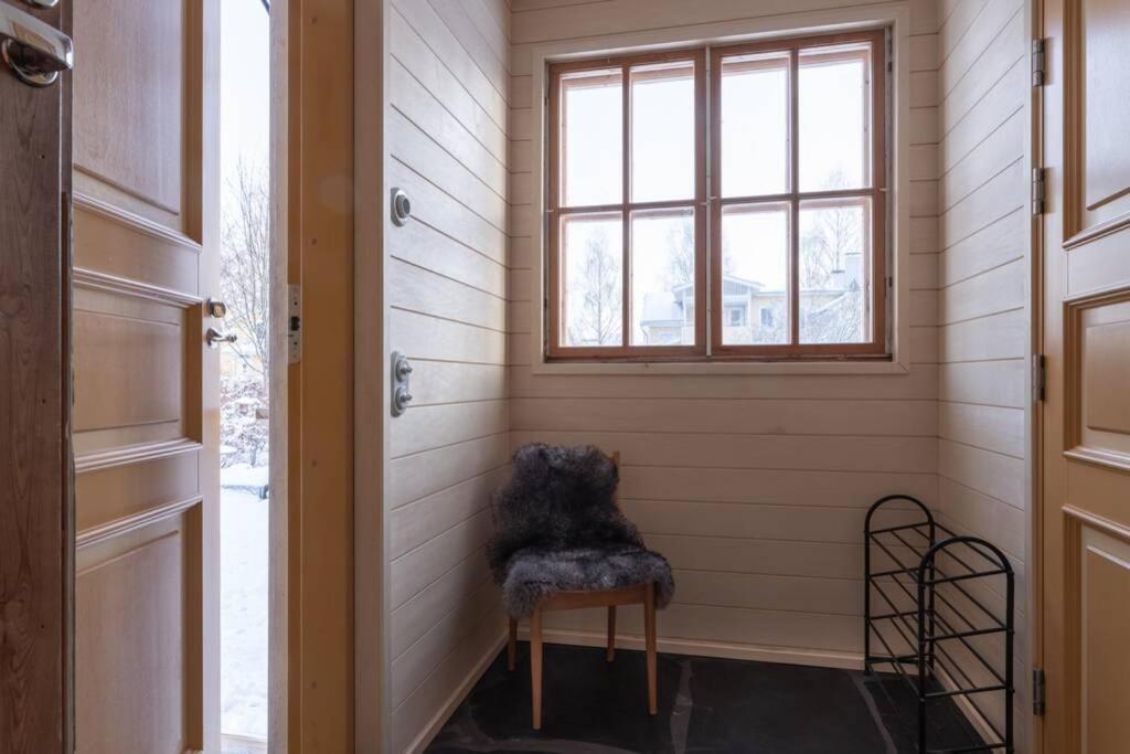 Cozy 1 Bedroom Apt And Free Parking By The Railway Station Oulu Exterior photo
